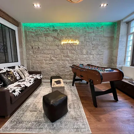 Good Vibes Luxurious Loft In 11th, With Ac & Table Football *