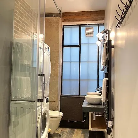 Good Vibes Luxurious Loft In 11th, With Ac & Table Football Apartment *