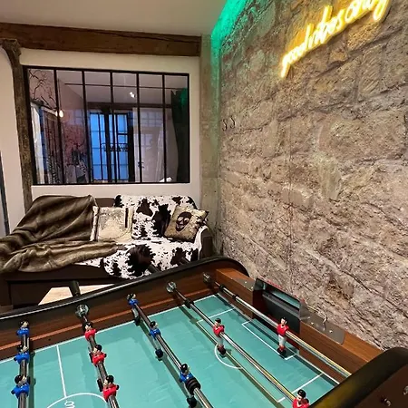 Apartment Good Vibes Luxurious Loft In 11th, With Ac & Table Football *
